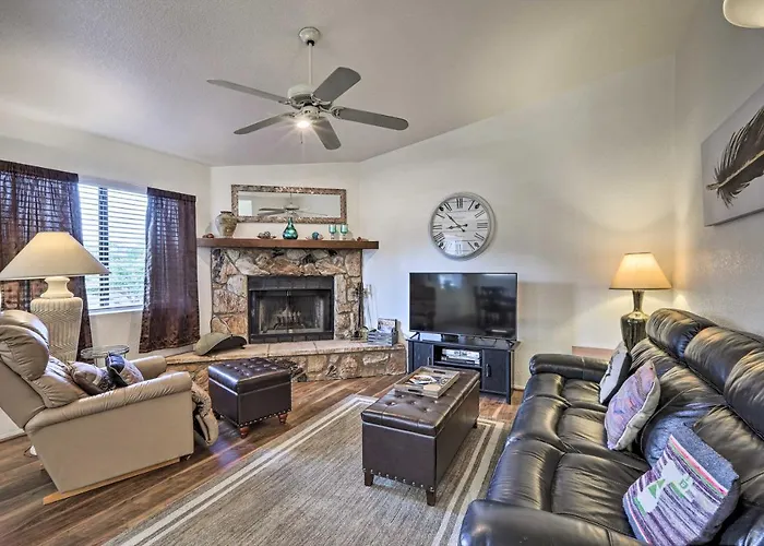 16 Mi To Red Rock State Park: Condo! *