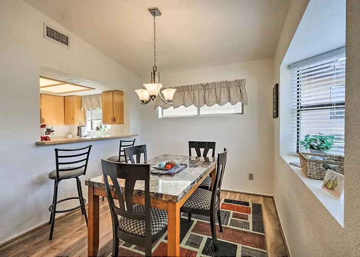 16 Mi To Red Rock State Park: Condo!